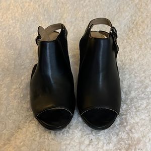 Naturalizer Black Peep Toe heels